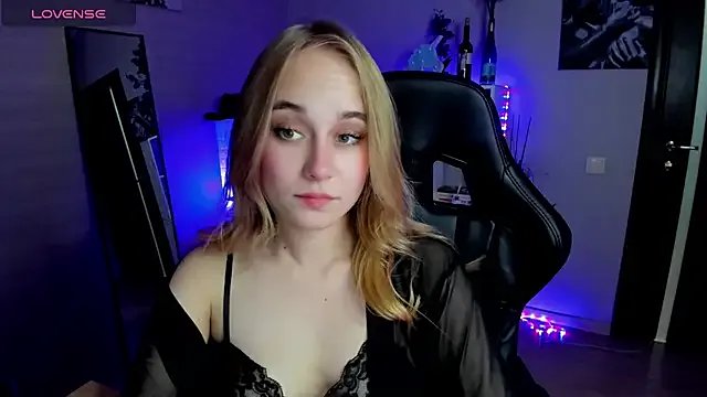 LianaBright on StripChat