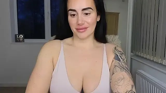 LibbyLoveHeartx on StripChat