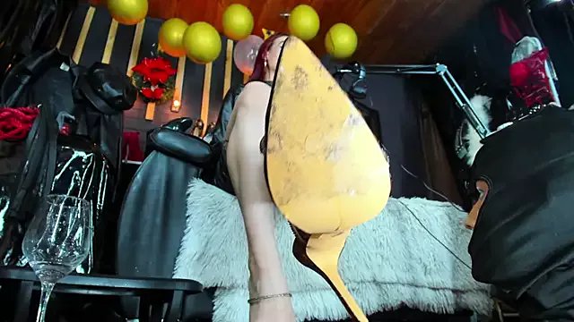 Liilith_goddess_ on StripChat