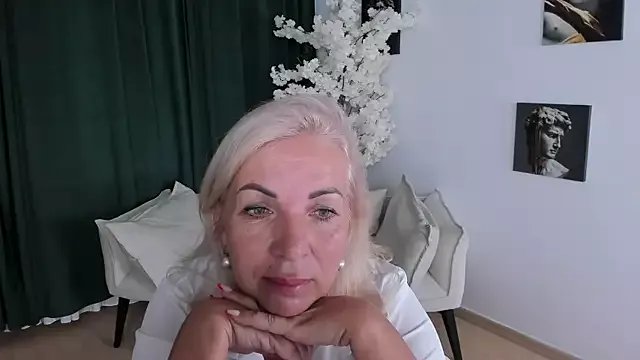 LiliaMoons on StripChat