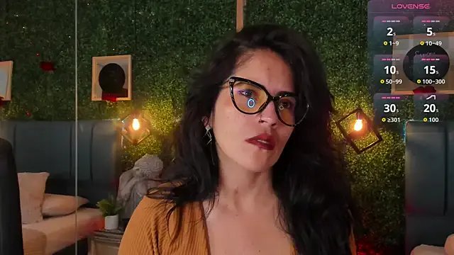 Linagh_ on StripChat