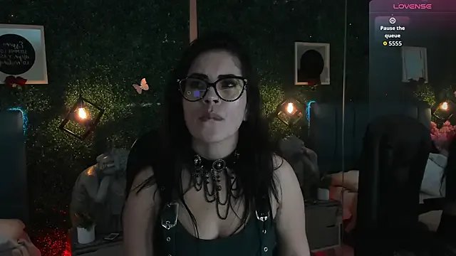 Linagh_ on StripChat