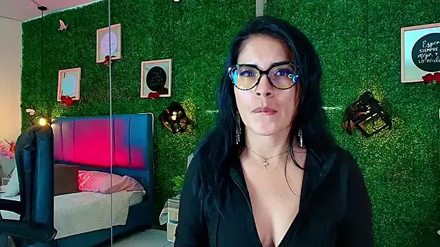 Linagh_ on StripChat