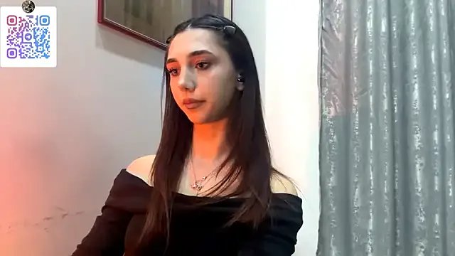 LinaMour on StripChat