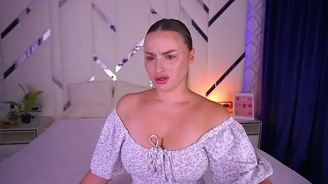 LindsieGreyy on StripChat