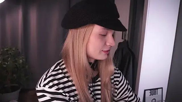 lisa_schiele on StripChat