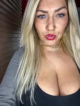 LittleMissEeve on StripChat
