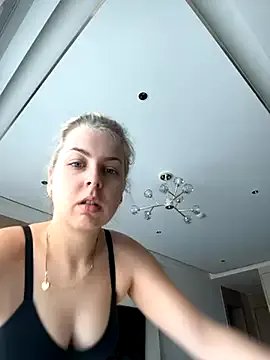 Livewithlucy on StripChat