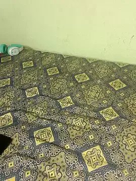 Liyaa_24 on StripChat