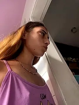 loirinhaaa on StripChat