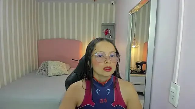 LORELAIGIVEN on StripChat