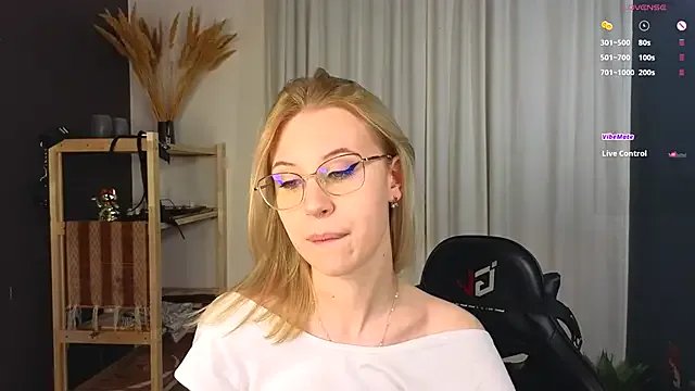 lovedrope on StripChat