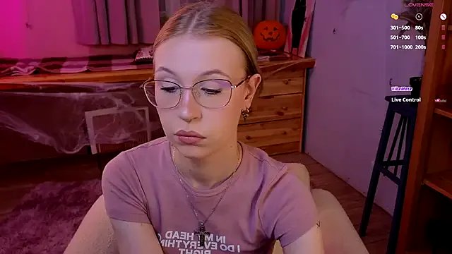 lovedrope on StripChat