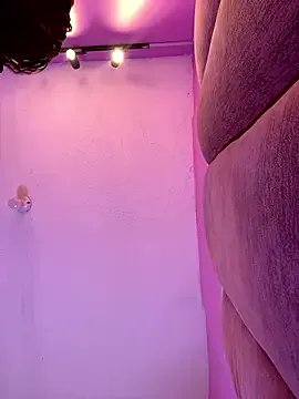 LoveQueen2 on StripChat