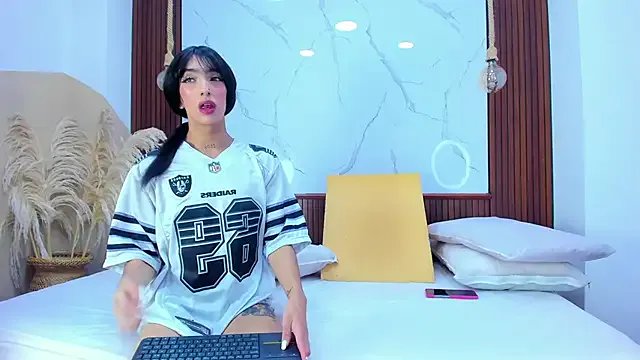 Loversinfire2 on StripChat