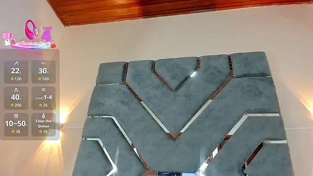 LucciaPorter on StripChat