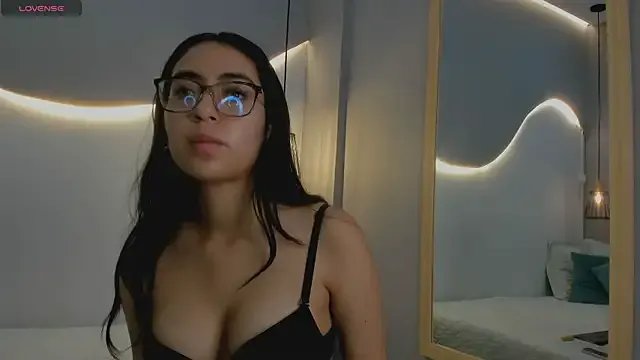 lucelly_15 on StripChat