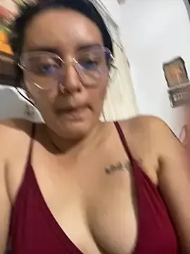 Lucia-Candy on StripChat