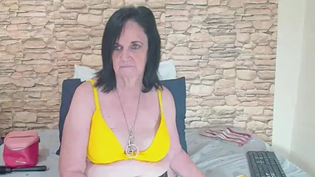 LuciousGrace — cum show with LUSH