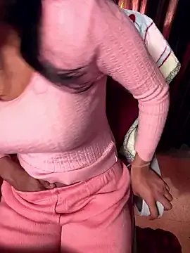 Lucky_Flora on StripChat