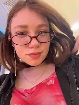 lucy-joy on StripChat