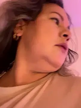 Lucy_Milf_474 on StripChat