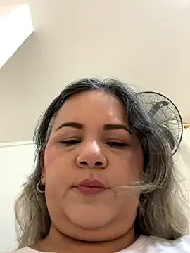 Lucy_Milf_474 on StripChat