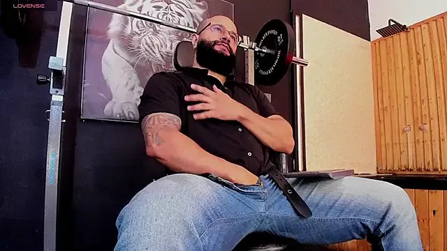 Luke__09 on StripChat