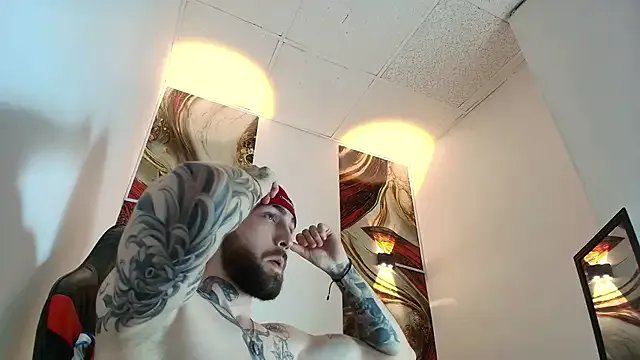 Luke_davis01 on StripChat