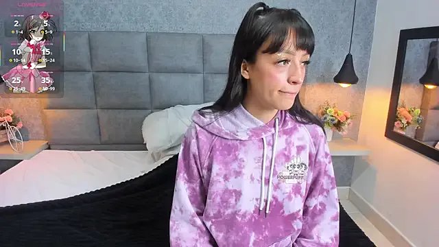 Luna_Bella3 on StripChat