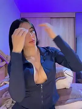 Maddy_Jones — PLUG IN ASS 