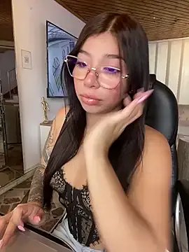 Maddy_Piink — SHOW  PUSSY SWEET 