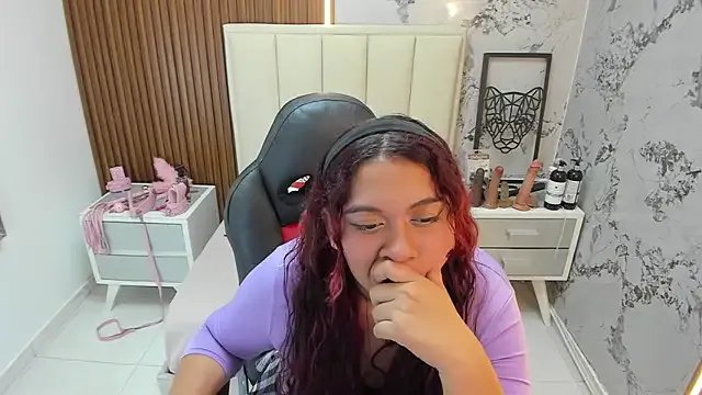 MADISON_ROWAN1 on StripChat