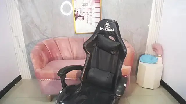 mady0619_ch on StripChat