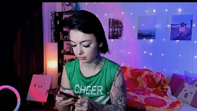 Magic_Allie on StripChat