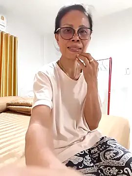Mama_Eva_1 on StripChat