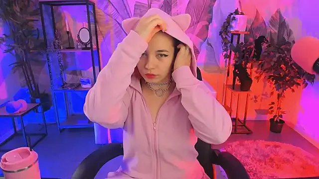 MarcelineChi on StripChat