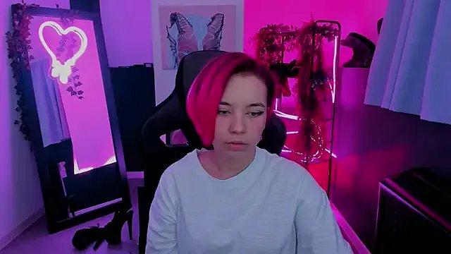 MarcelineChi on StripChat