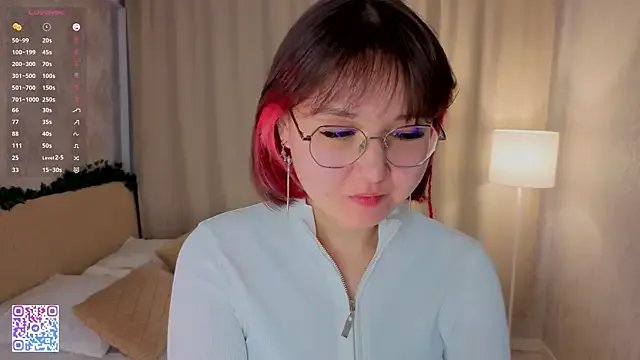 MarlysGuan — Show bellybutton!