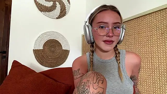 MartinaDeoliveira on StripChat