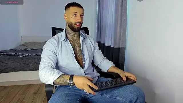 MasculineGuy99 on StripChat