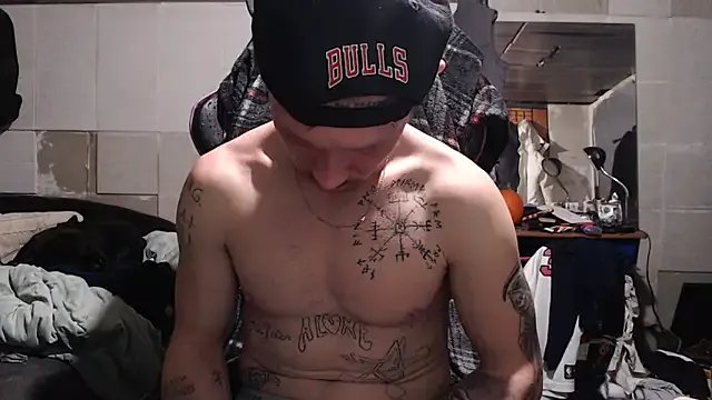 mastertrap on StripChat