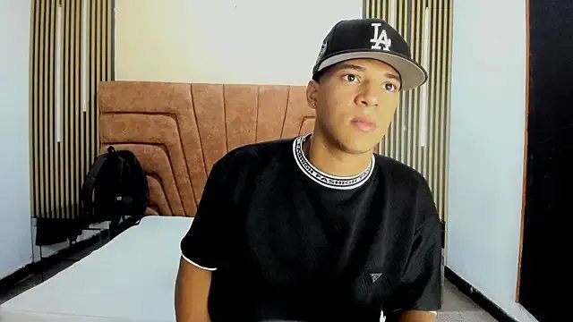 MATHY_ROBERT on StripChat