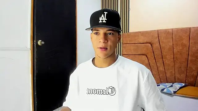 MATHY_ROBERT on StripChat