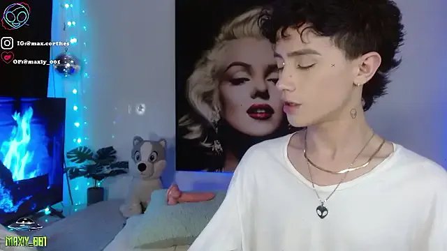 maxiy_001 on StripChat