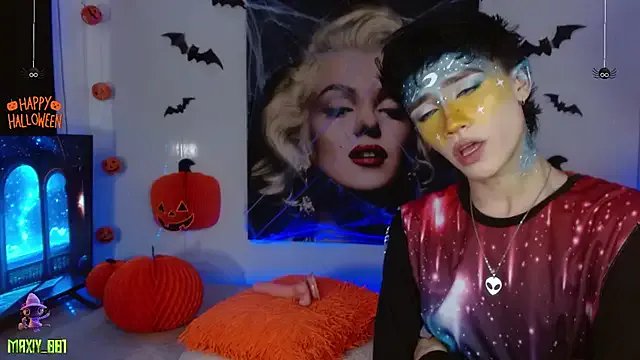 maxiy_001 on StripChat