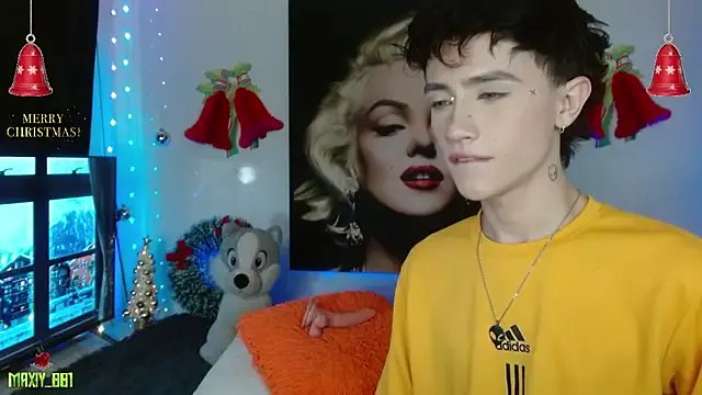 maxiy_001 on StripChat