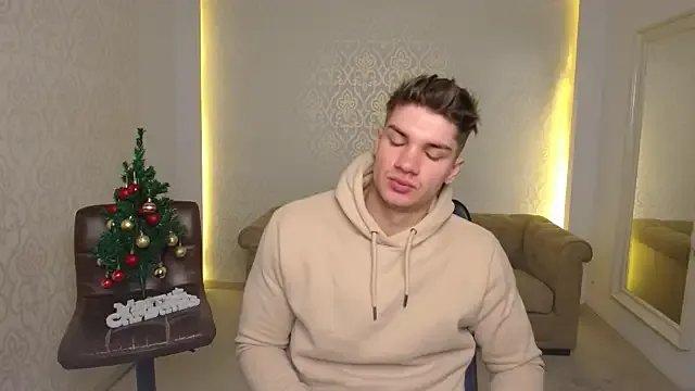 MaxKaiden on StripChat