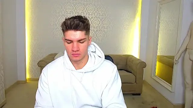 MaxKaiden — Tip the Stud