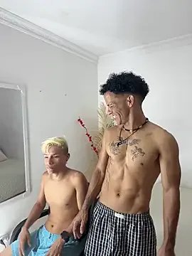 MaxyRyan — french kiss